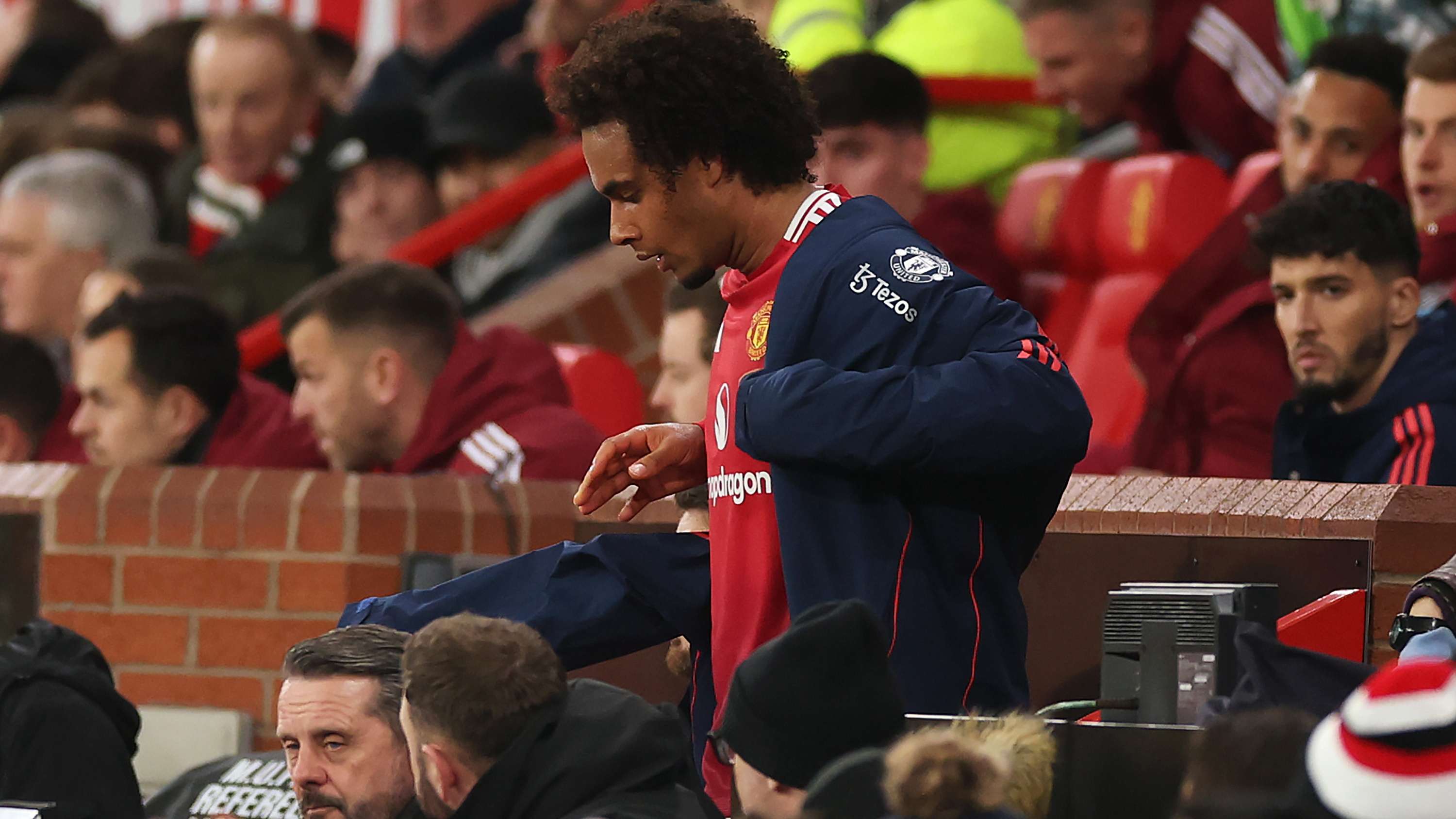 迈向一个新 迈向一个新